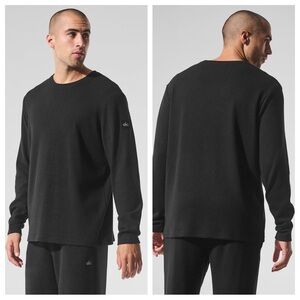 Alo Yoga Men’s Elevate Waffle Long Sleeve Crew Top Relaxed Thick Knit Black